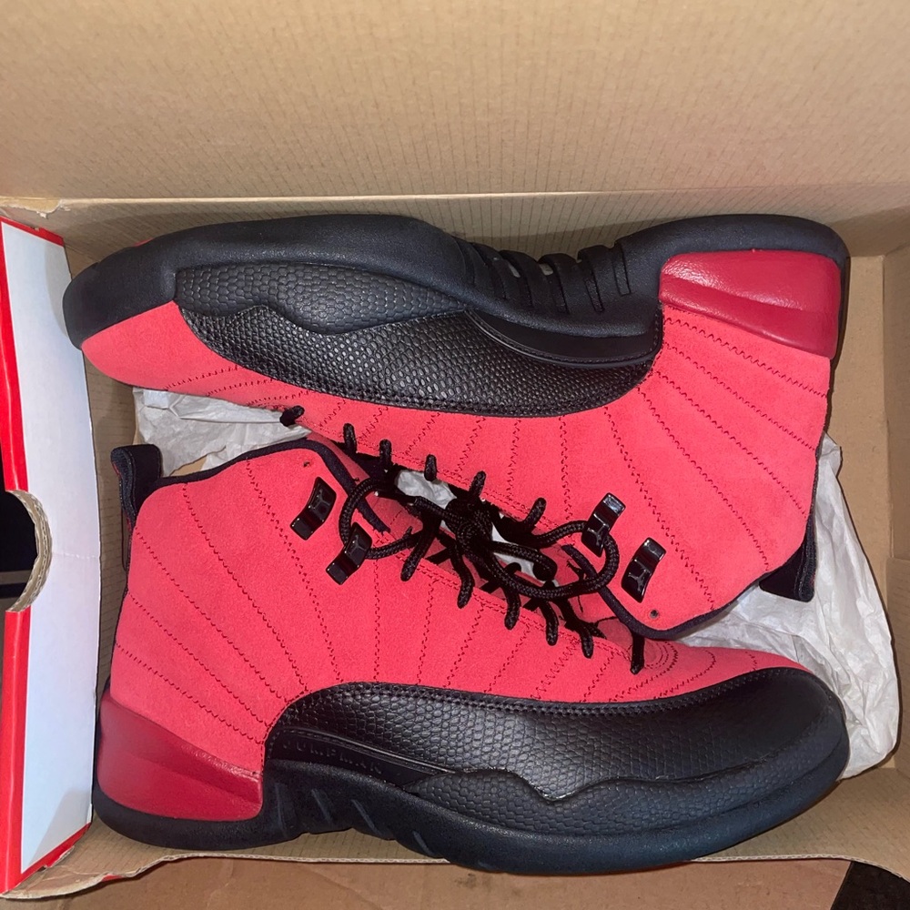 Jordan 12 retro “reverse flu games” size 9.5 worn 1x